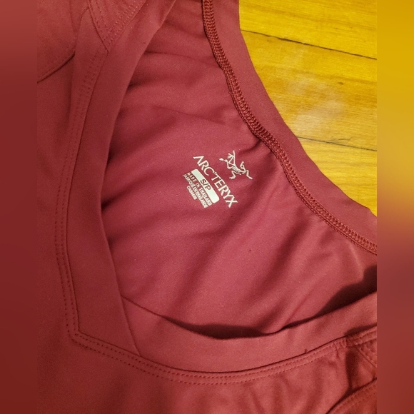 Arc'teryx Solterra v neck sleeveless dress. Pink, red. Size S. Stretchy. Soft. - Picture 6 of 9